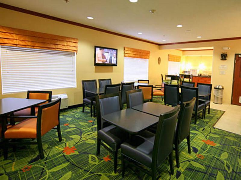 Fairfield Inn & Suites Kansas City Airport Exterior foto